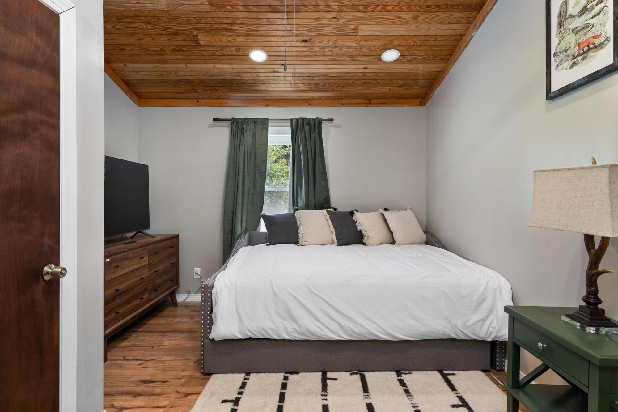 Spacious Cabin Near Hocking Hills And Caves With Hot Tub And Firepit Laurelville Eksteriør bilde