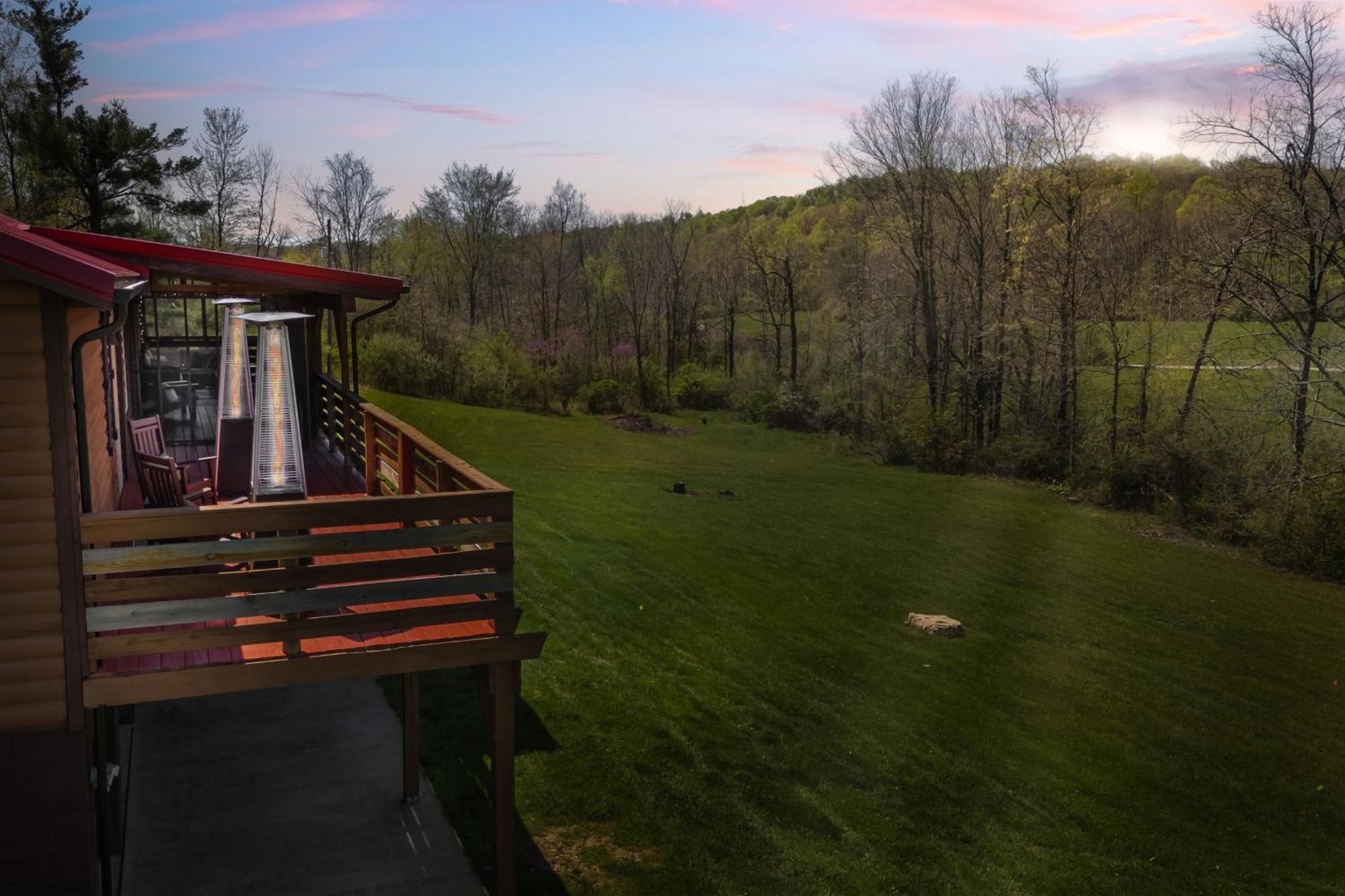 Spacious Cabin Near Hocking Hills And Caves With Hot Tub And Firepit Laurelville Eksteriør bilde