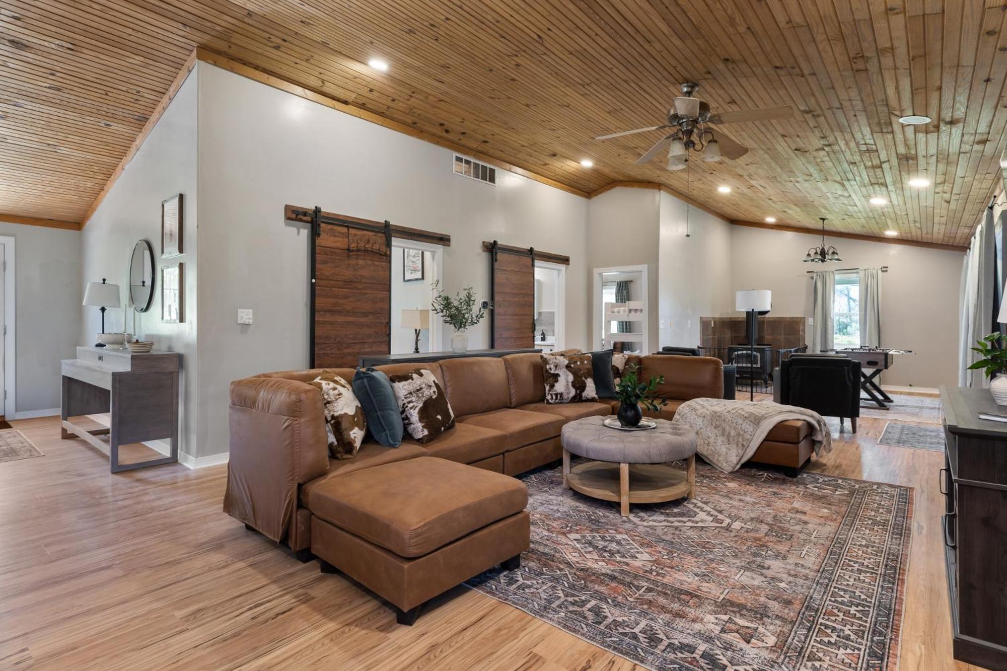 Spacious Cabin Near Hocking Hills And Caves With Hot Tub And Firepit Laurelville Eksteriør bilde
