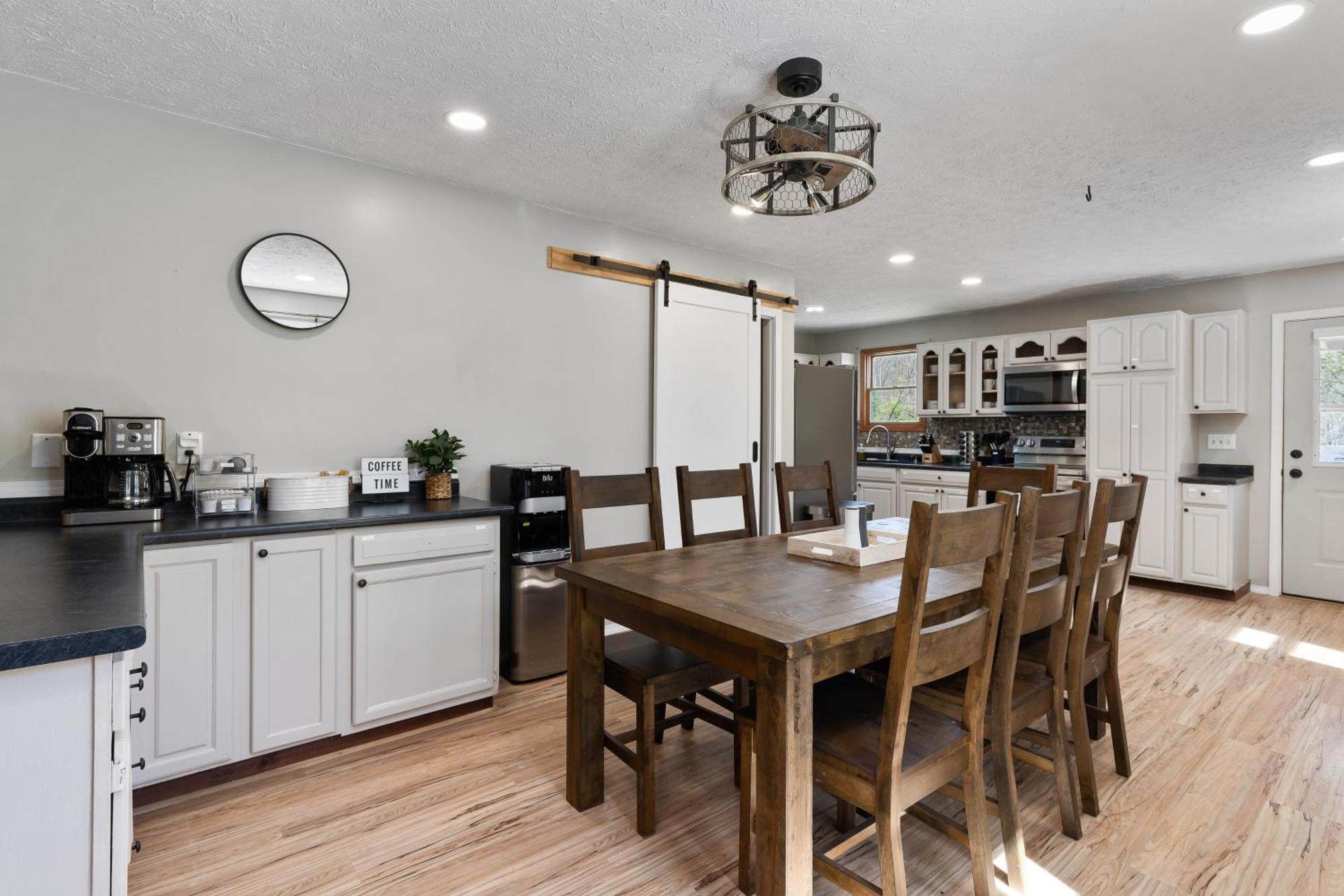 Spacious Cabin Near Hocking Hills And Caves With Hot Tub And Firepit Laurelville Eksteriør bilde