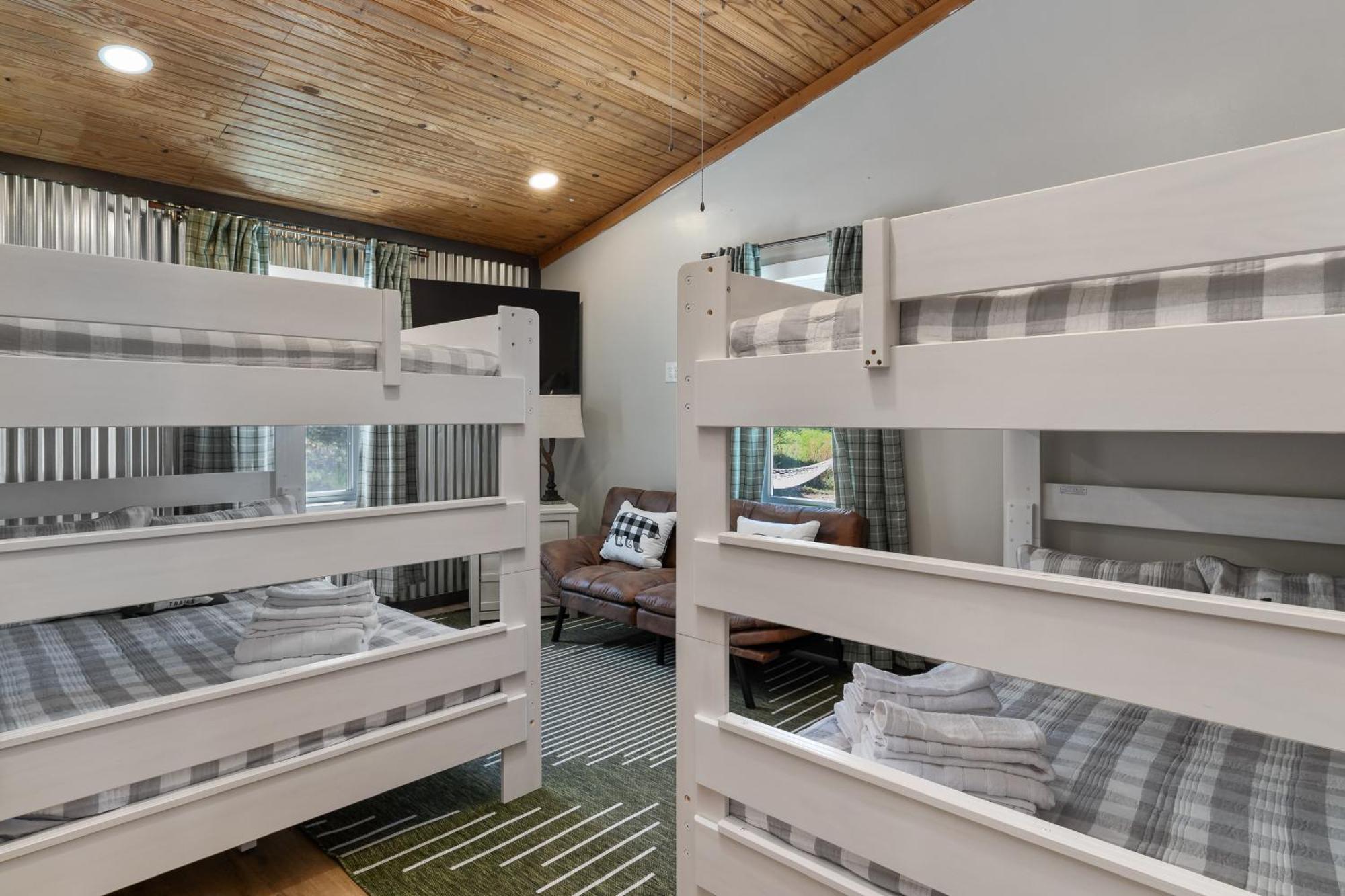 Spacious Cabin Near Hocking Hills And Caves With Hot Tub And Firepit Laurelville Eksteriør bilde