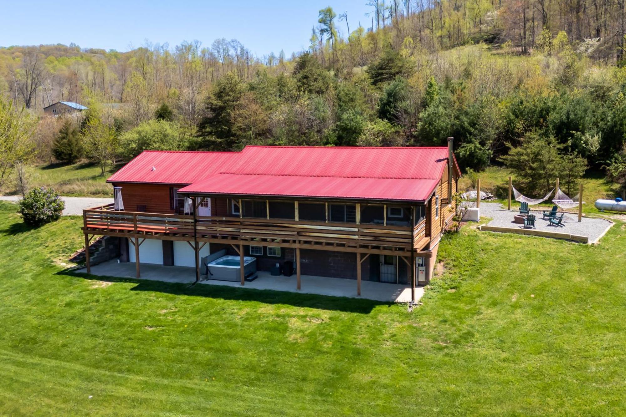 Spacious Cabin Near Hocking Hills And Caves With Hot Tub And Firepit Laurelville Eksteriør bilde