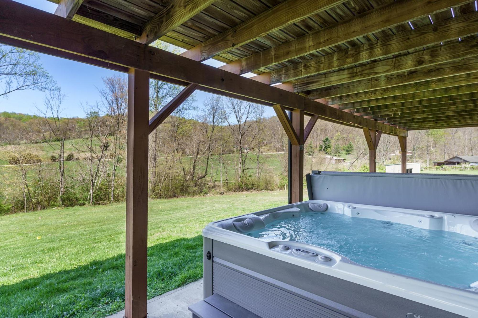 Spacious Cabin Near Hocking Hills And Caves With Hot Tub And Firepit Laurelville Eksteriør bilde